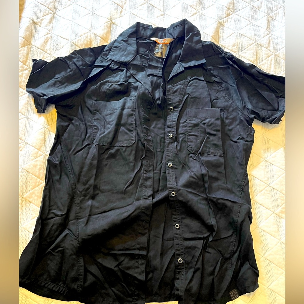 Women’s Black Button-Up Short Sleeve Shirt
